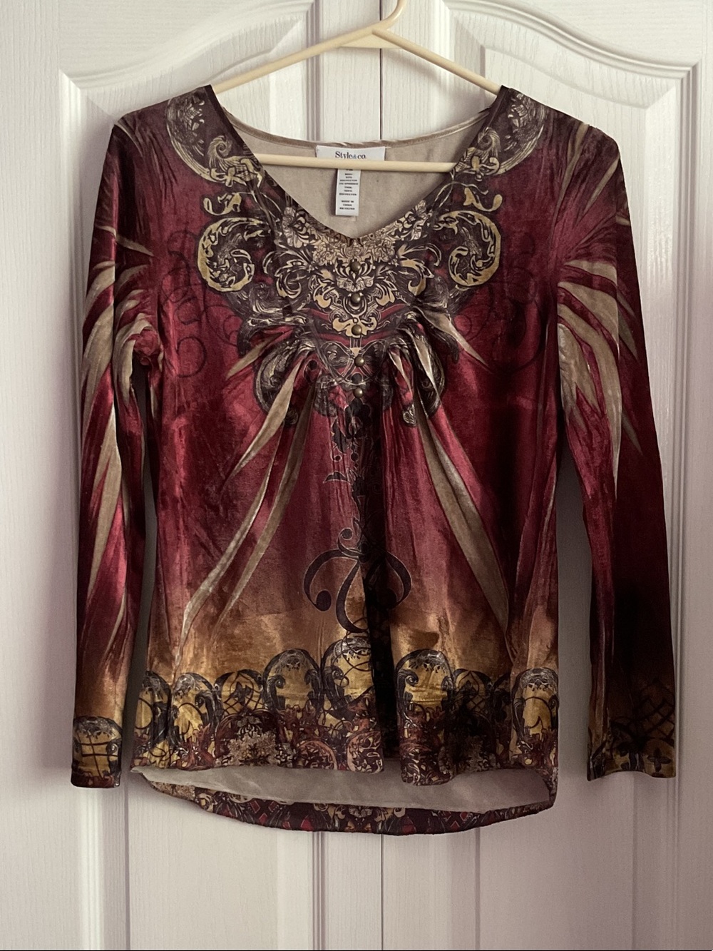 Style & Co. Burgundy and Gold V-Neck Long Sleeve Decorative Top